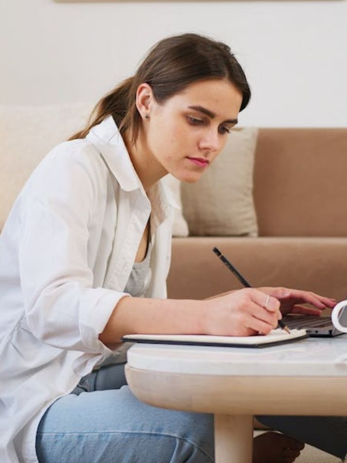 How To Focus While Studying: Top 10 Tips