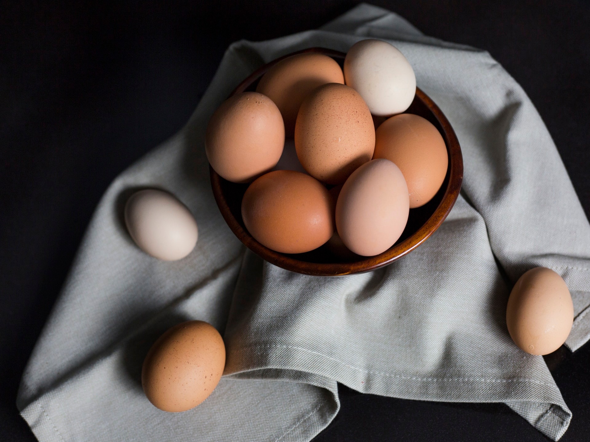 Why we only eat chicken eggs & not any other birds?
