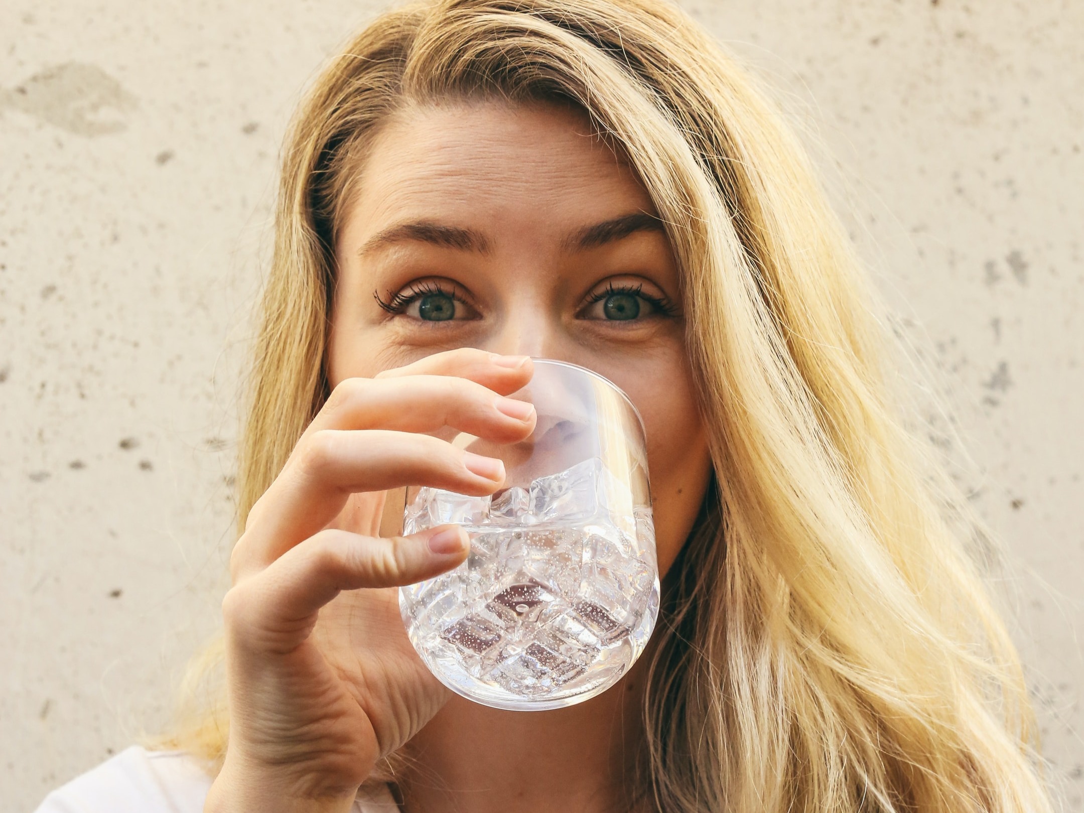 Is It OK To Drink Water That Has Sat Overnight 