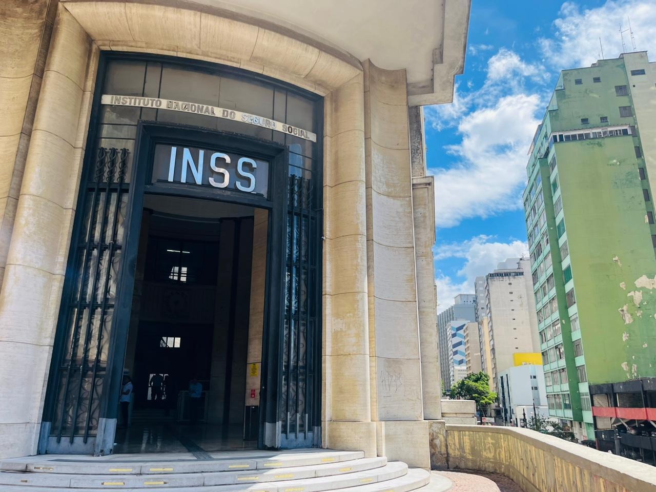 Entenda o escândalo dos descontos do INSS