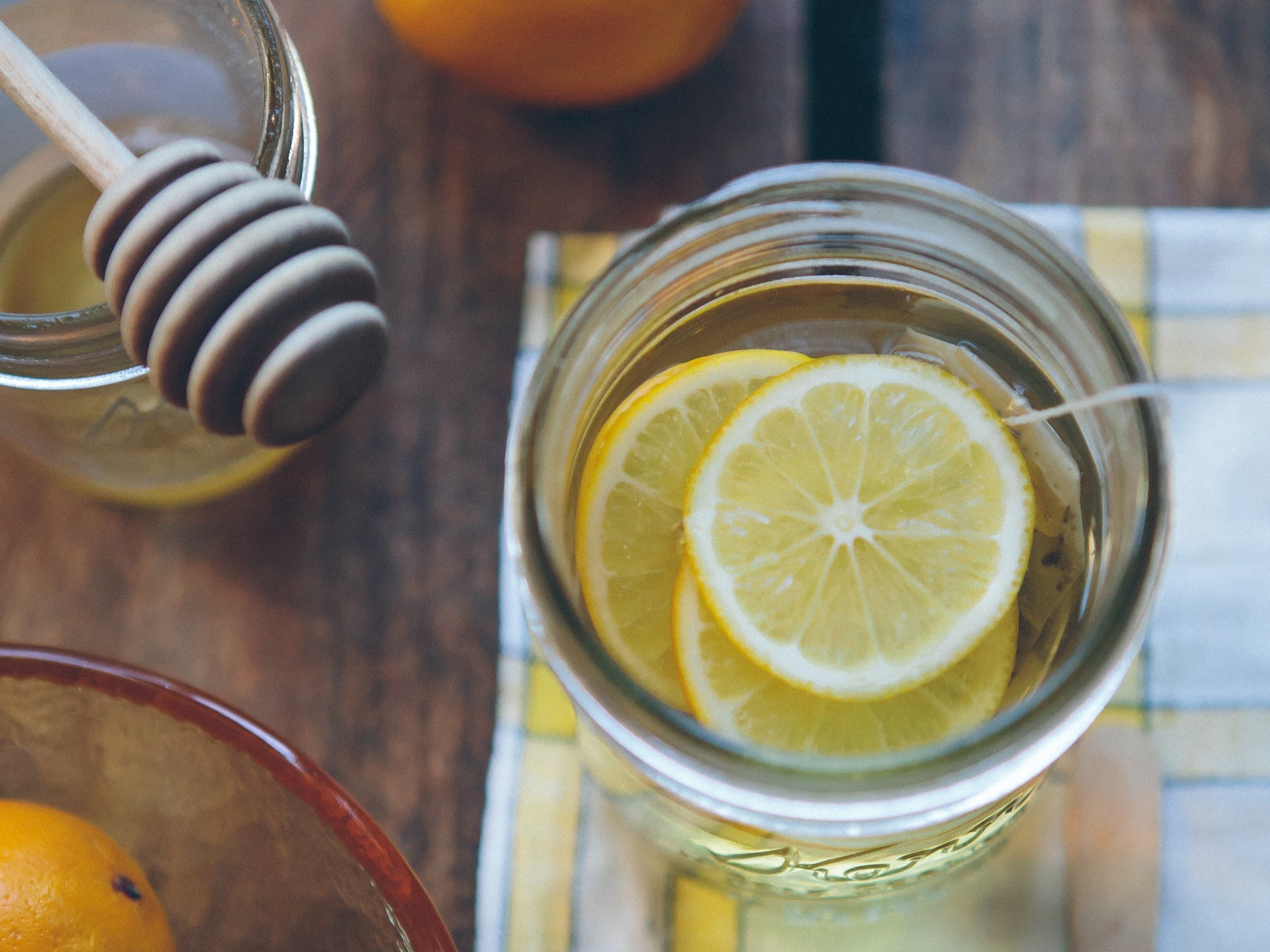 HONEY AND LEMON FOR FACE