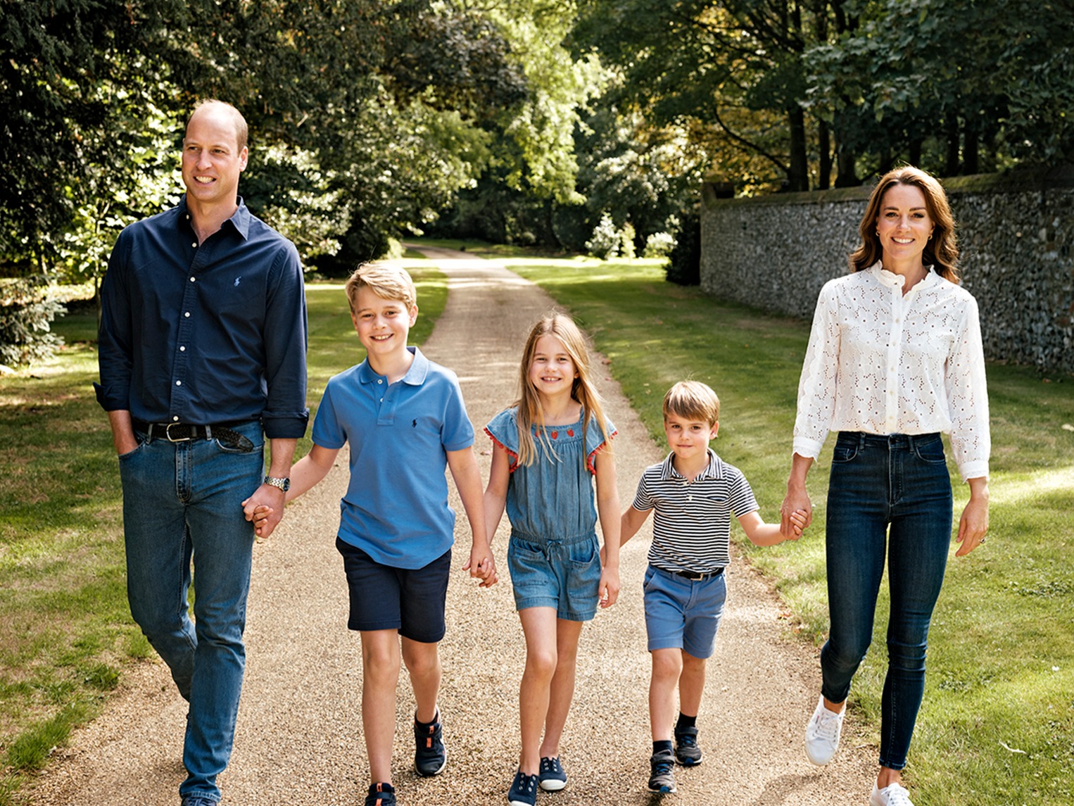 Waleses go casual for Christmas card