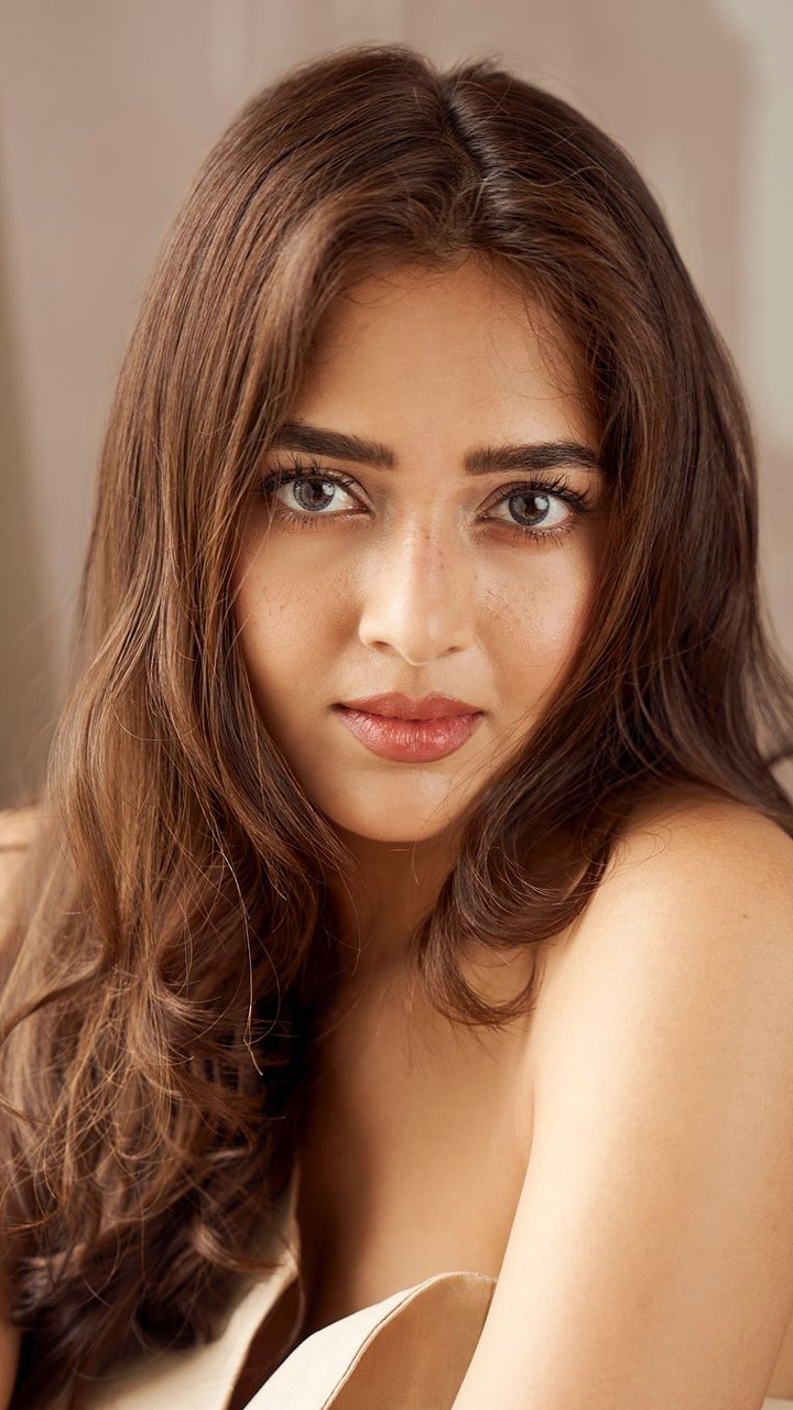 Porno aktrisa Hennessy